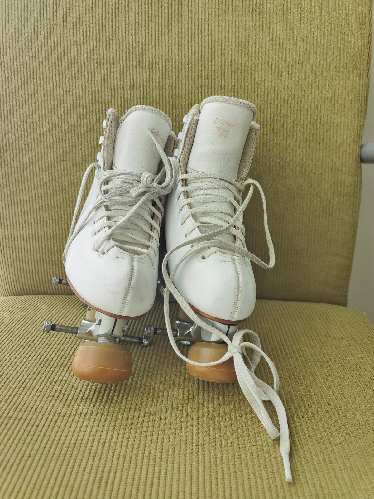 Kunstrolschaatsen Risport maat 240 - 36, Sport en Fitness, Schaatsen, Ophalen of Verzenden, Zo goed als nieuw, Kunstschaatsen