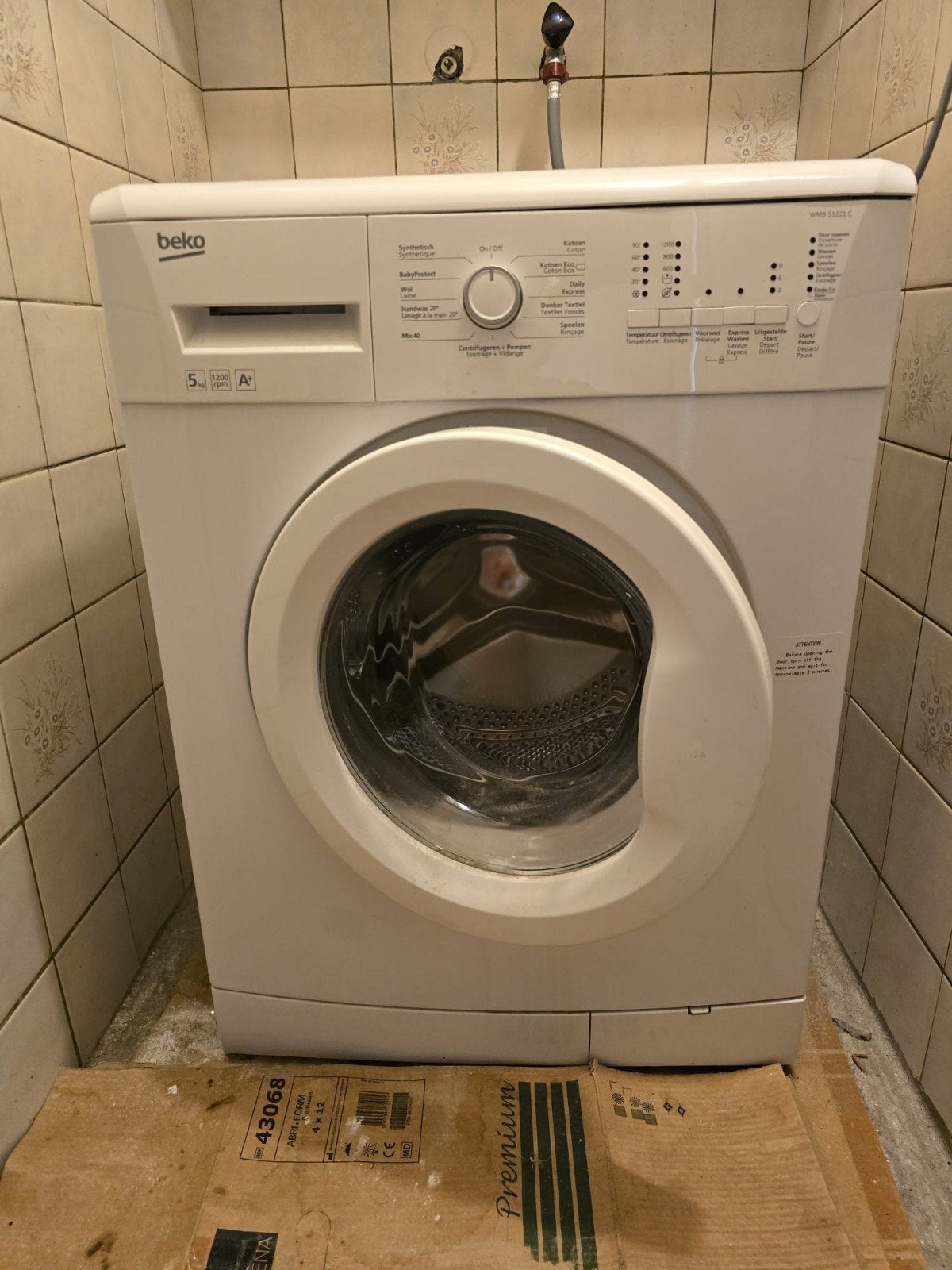 Beko wasmachine, MOET ECHT NU WEG!, Witgoed en Apparatuur, Wasmachines, Ophalen, 4 tot 6 kg, 85 tot 90 cm, Minder dan 1200 toeren