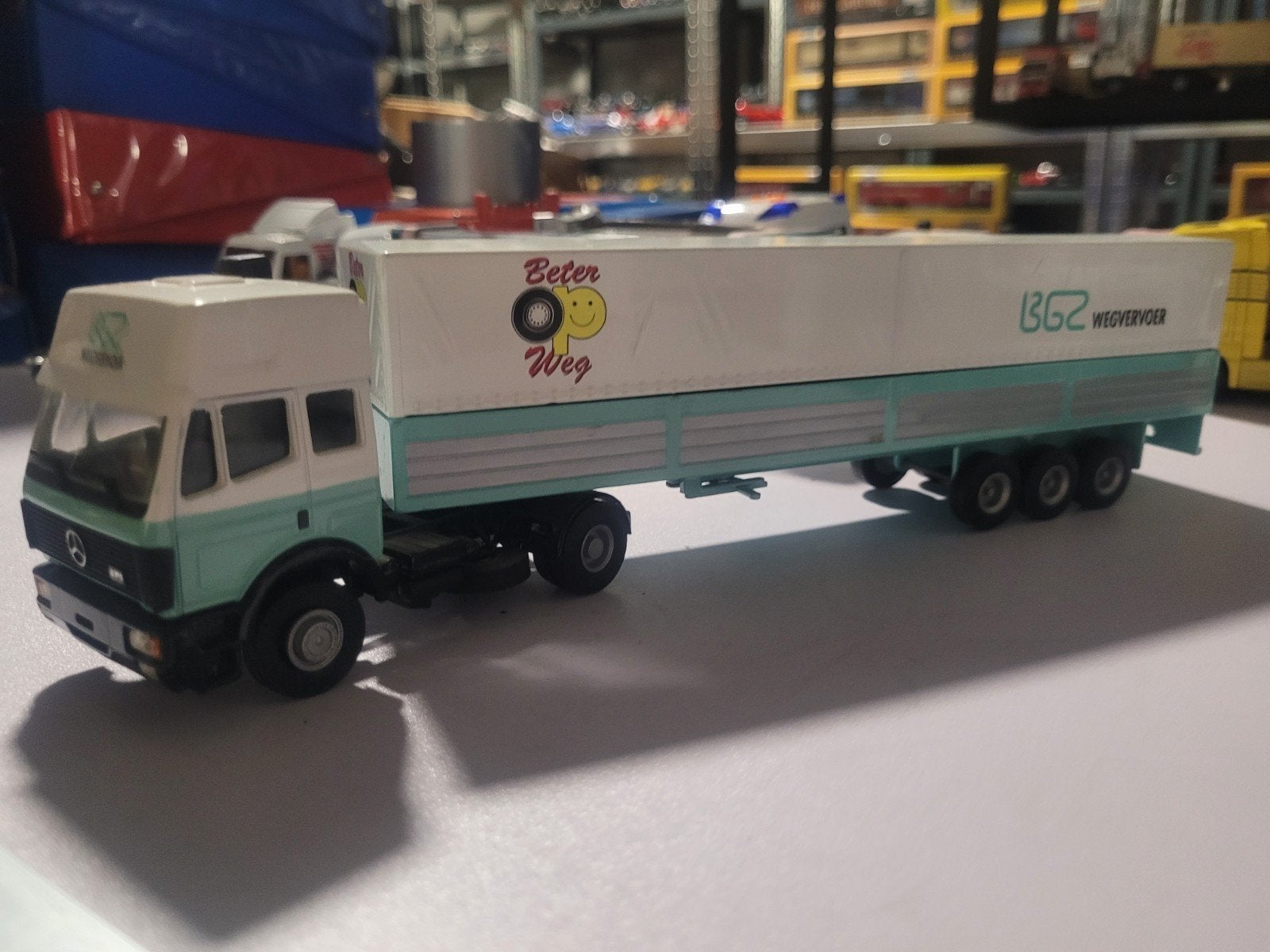 Twee vrachtauto's  bgz, Lion, Ophalen of Verzenden, Zo goed als nieuw, Lion
