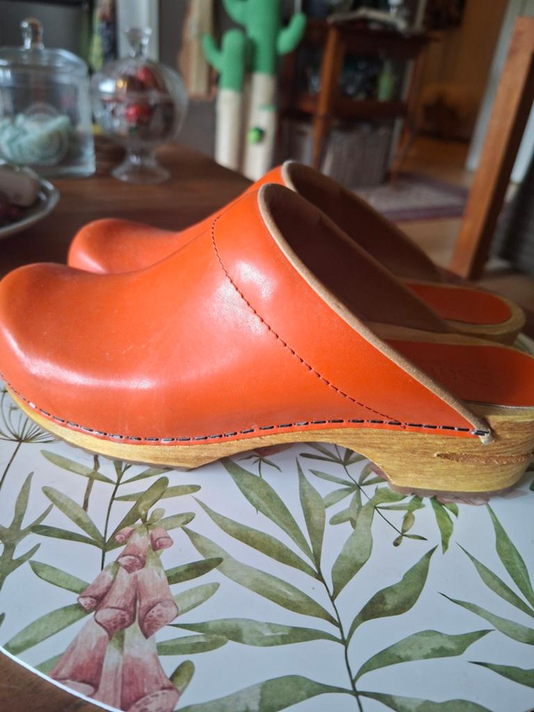 Oranje Sanita klompen, maat 39, Kleding | Dames, Schoenen, Overige typen, Oranje, Ophalen of Verzenden, Sanita