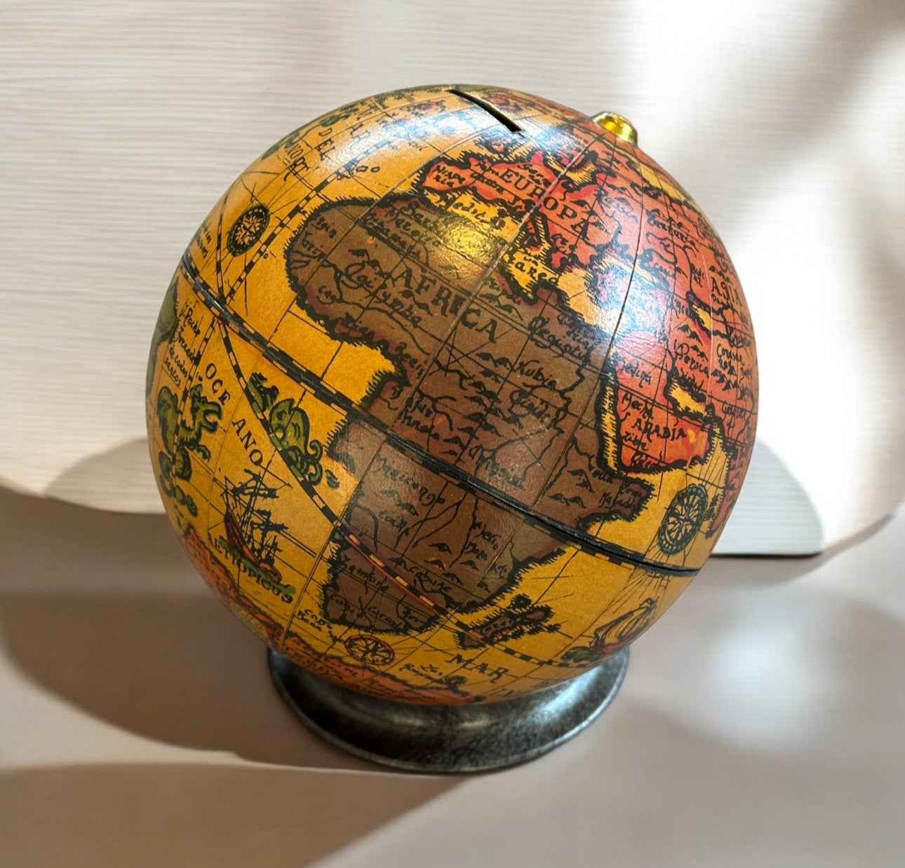 Vintage Wereldbol Spaarpot Jaren '60 - Made in Italy, Gebruikt, Kunststof, Met opbergruimte, Overige typen