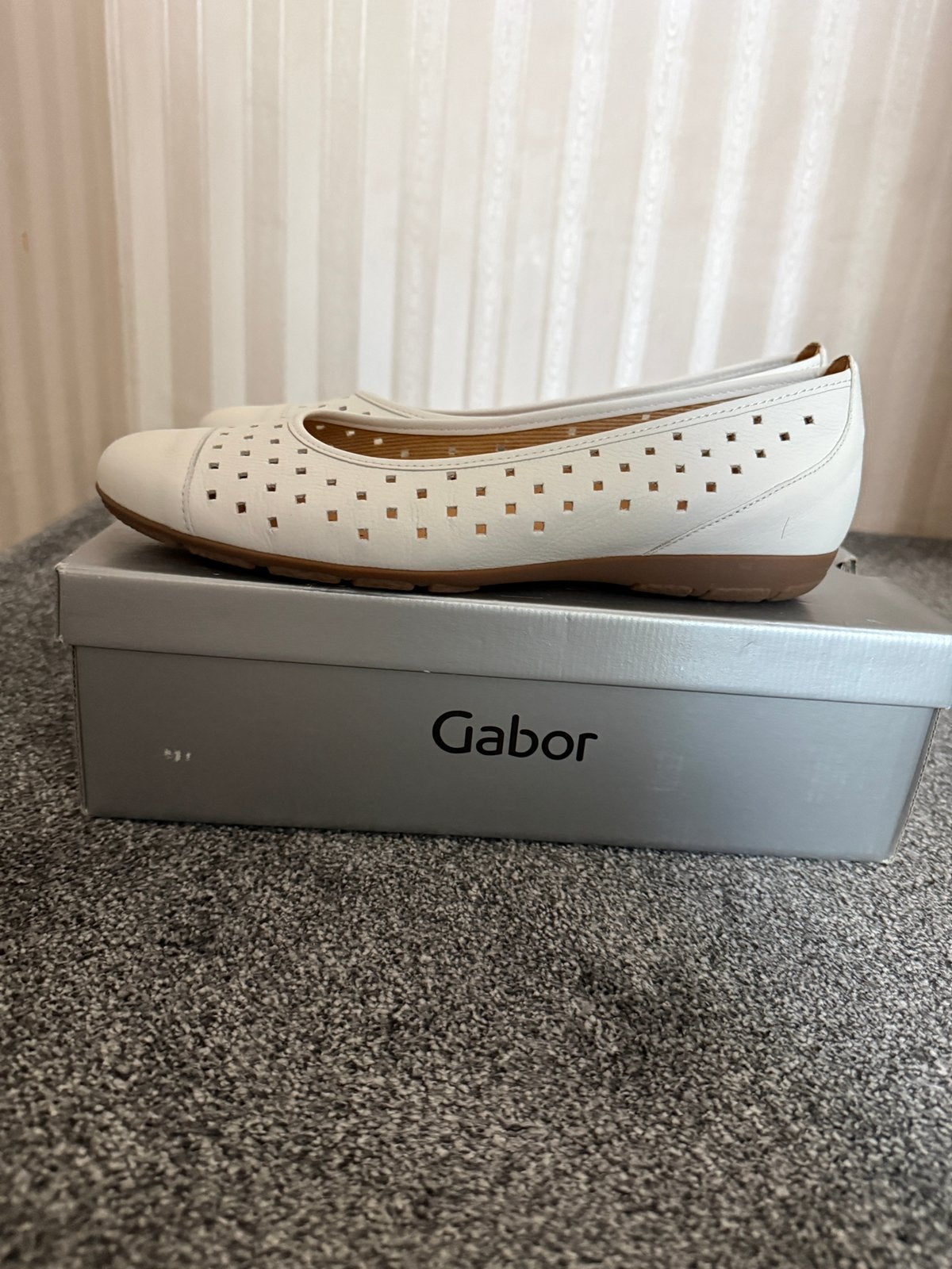 Gabor schoen wit maat 7 / 41, Kleding | Dames, Schoenen, Wit, Zo goed als nieuw, Ballerina's, Ophalen of Verzenden