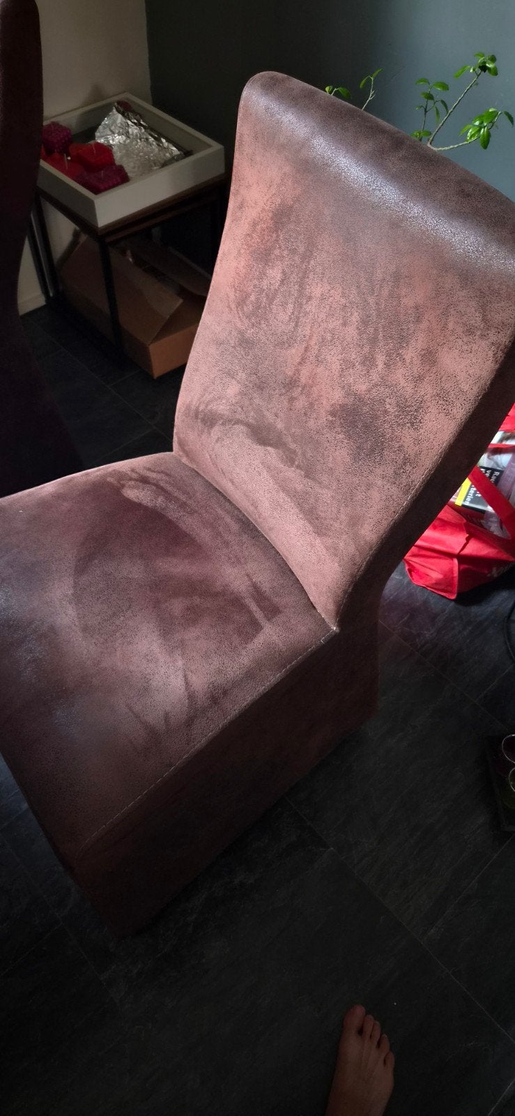 4 vlekkeloze eetkamerstoelen met wieltjes, Ophalen, Bruin, Zo goed als nieuw, Vier