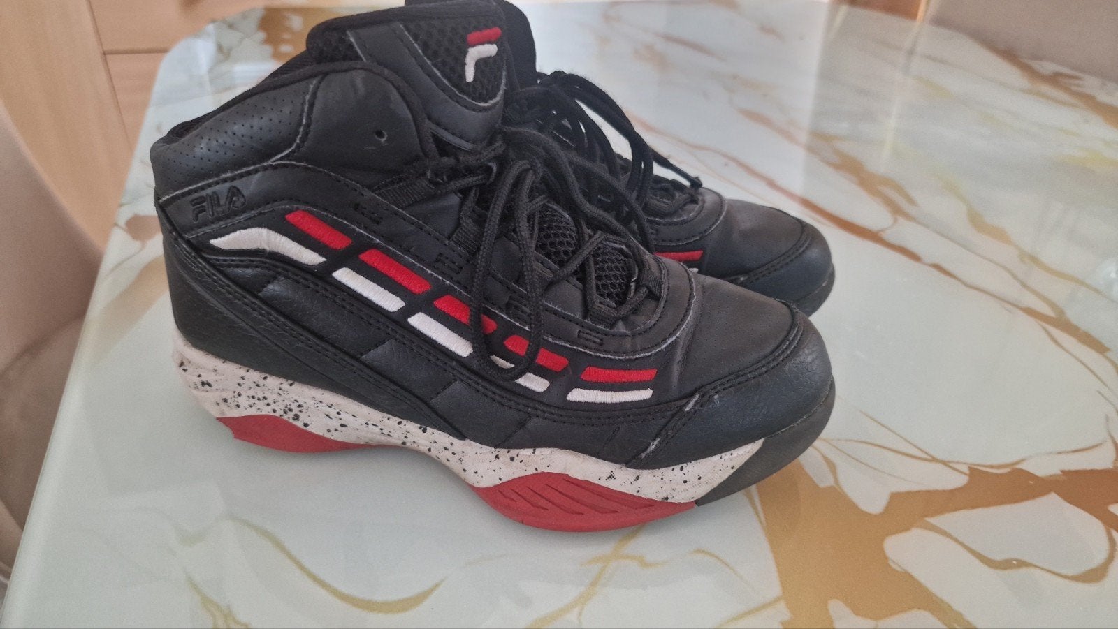 FILA Spitfire High-Top Sneakers - Zwart/Rood - Maat 36, Gebruikt, Ophalen of Verzenden, FILA, Jongen of Meisje