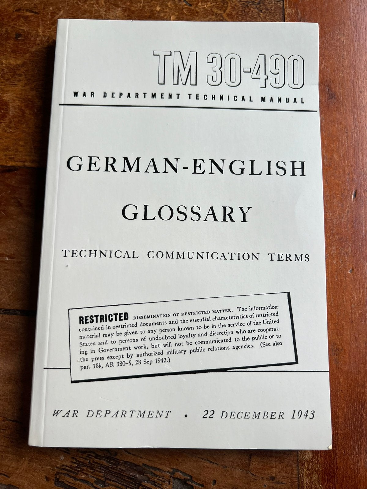 WO2 Amerikaans Technisch Duits - Engels woordenboek 1943, Amerika, Verzenden, Boek of Tijdschrift