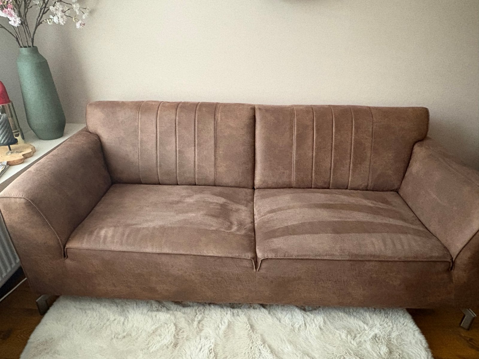Comfortabele tweepersoonsbank - Bruin met klein vlekje, Ophalen, Gebruikt, 150 tot 200 cm, Tweepersoons