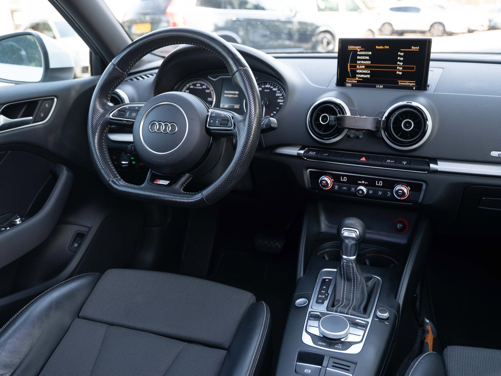 Audi A3 Sportback 1.4 E-TRON PHEV - S-LINE - PANORAMADAK - A, Auto's, 4 cilinders, 150 pk, Wit, Hybride Elektrisch/Benzine