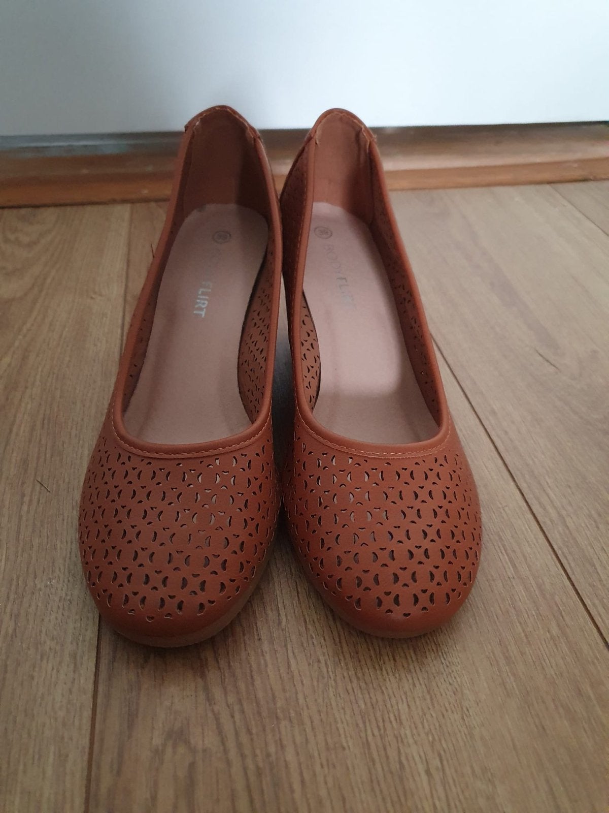 Nieuwe Bodyflirt sleehakken, maat 39, bruin, Kleding | Dames, Ophalen of Verzenden, Nieuw, Bruin, Schoenen met hoge hakken