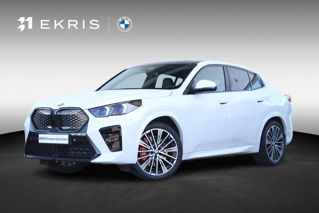 BMW iX2 eDrive20 67 kWh M Sport Edition M Sportpakket Pro /, Auto's, BMW, IX2, Met garantie (alle), Wit, 204 pk