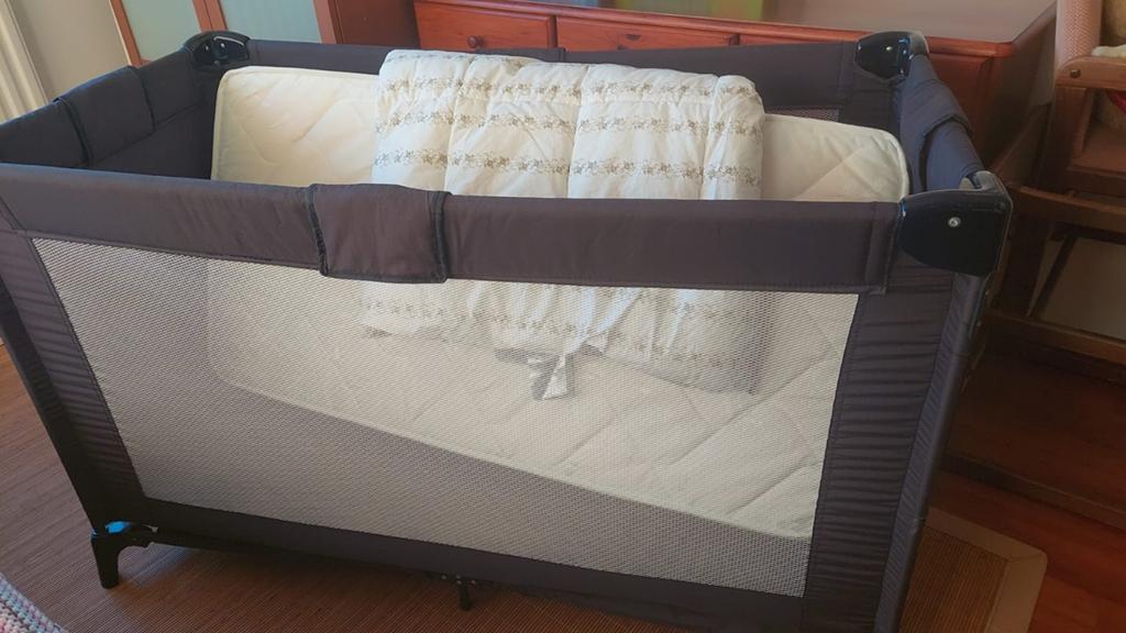 Campingbedje, Kinderen en Baby's, Babywiegjes en Ledikanten, Ophalen, Reisbedje