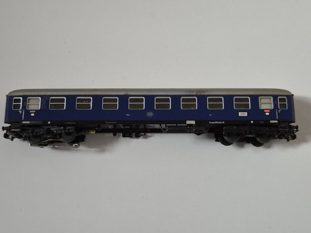 Marklin personen wagon 4032 met sluitlicht, Ophalen of Verzenden, Wisselstroom, Wagon, Märklin