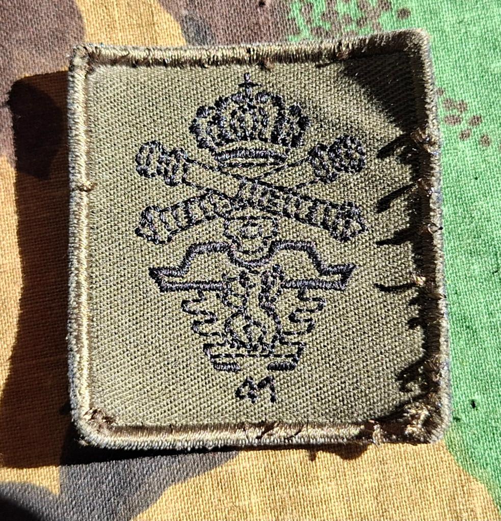 Borstembleem 5x5 41 Afdeling Veldartillerie, Ophalen of Verzenden, Landmacht, Nederland, Embleem of Badge