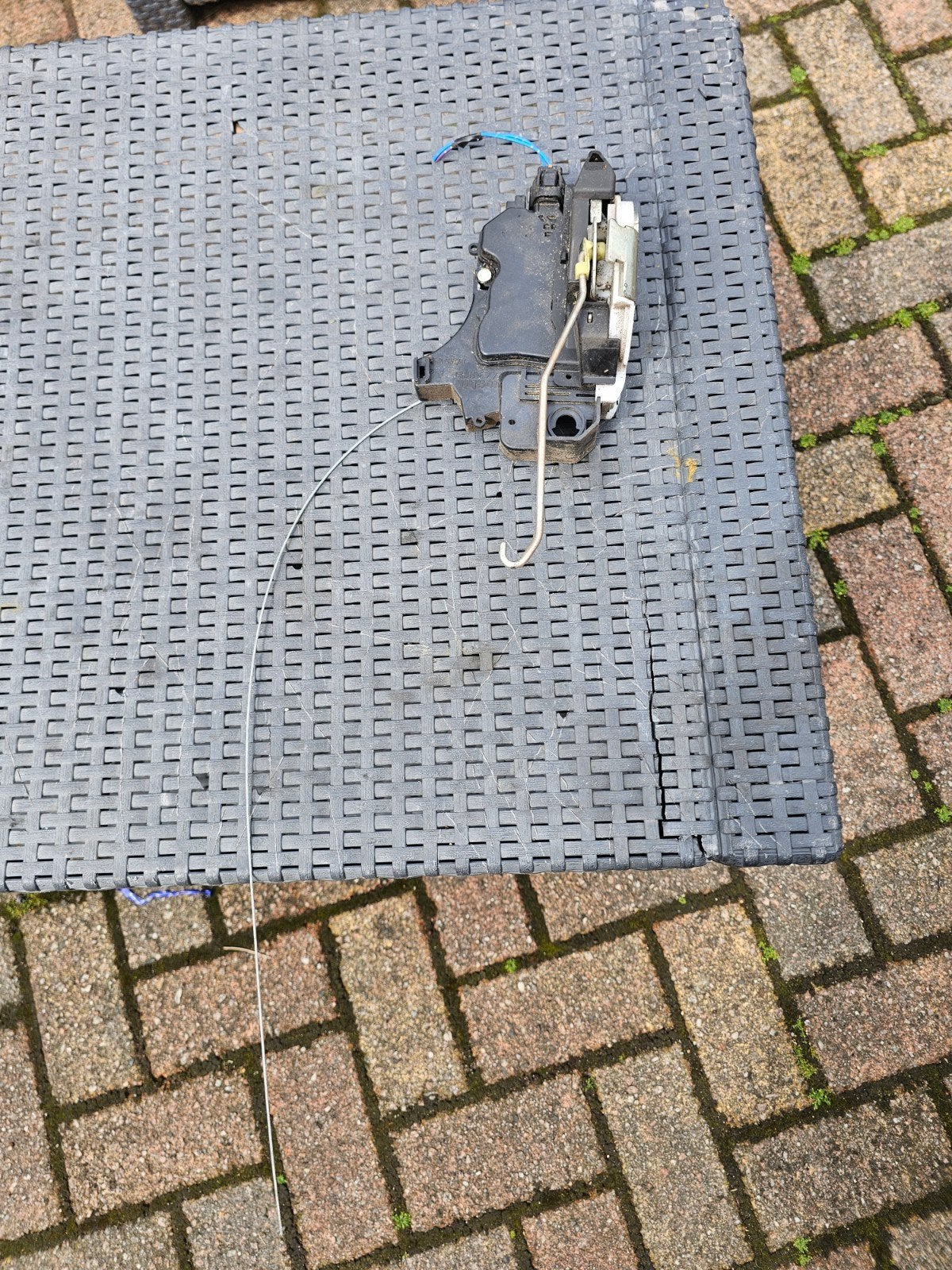 Elektrische deur sloot rechts voor mitsubishi Colt bj 2012, Ophalen of Verzenden