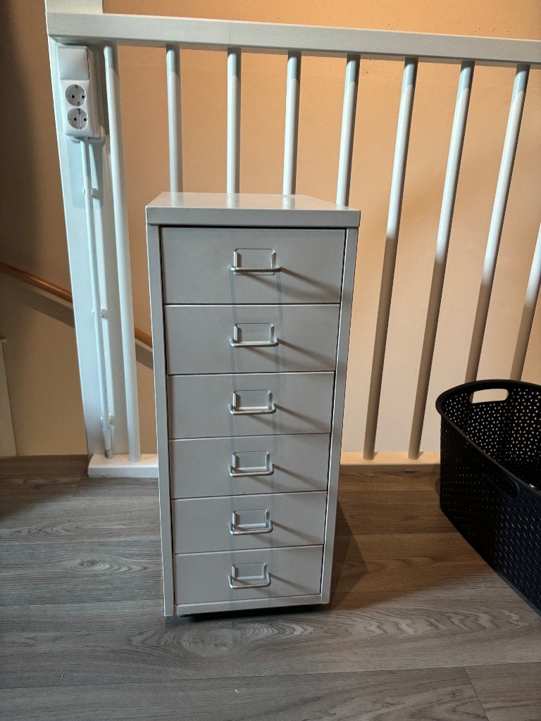 Helmer kastje op wielen, Ophalen, Gebruikt, 5 laden of meer, 50 tot 100 cm