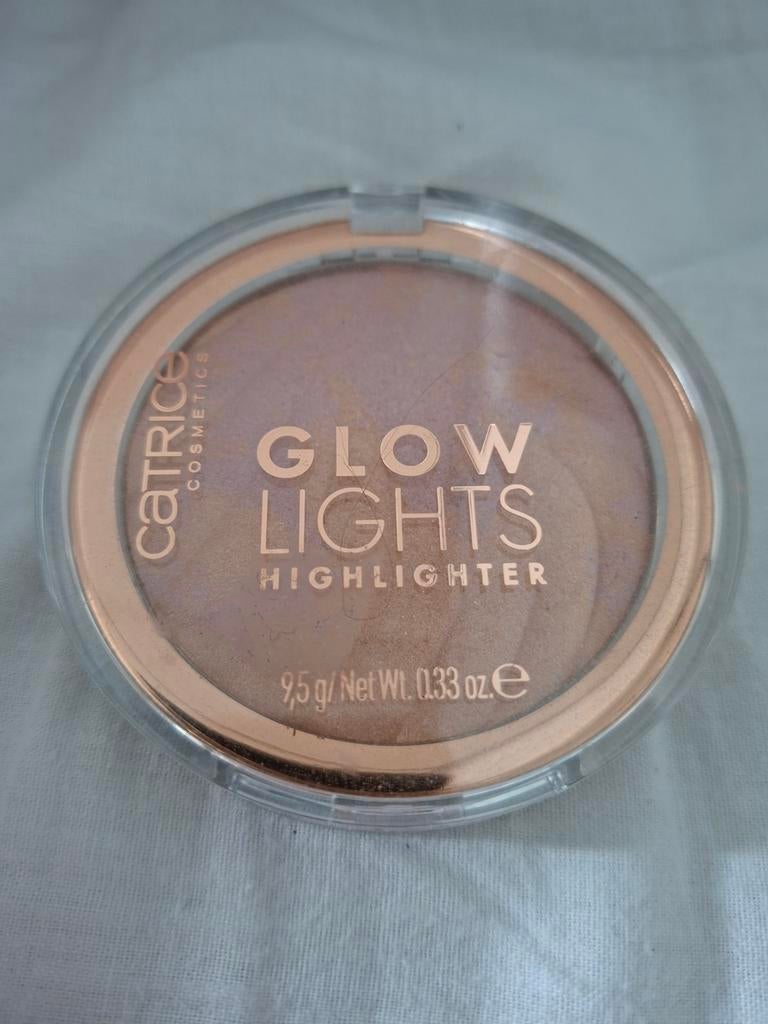 Catrice Glow Lights Highlighter 010 Rosy Nude, Gebruikt, Beige, Make-up, Verzenden