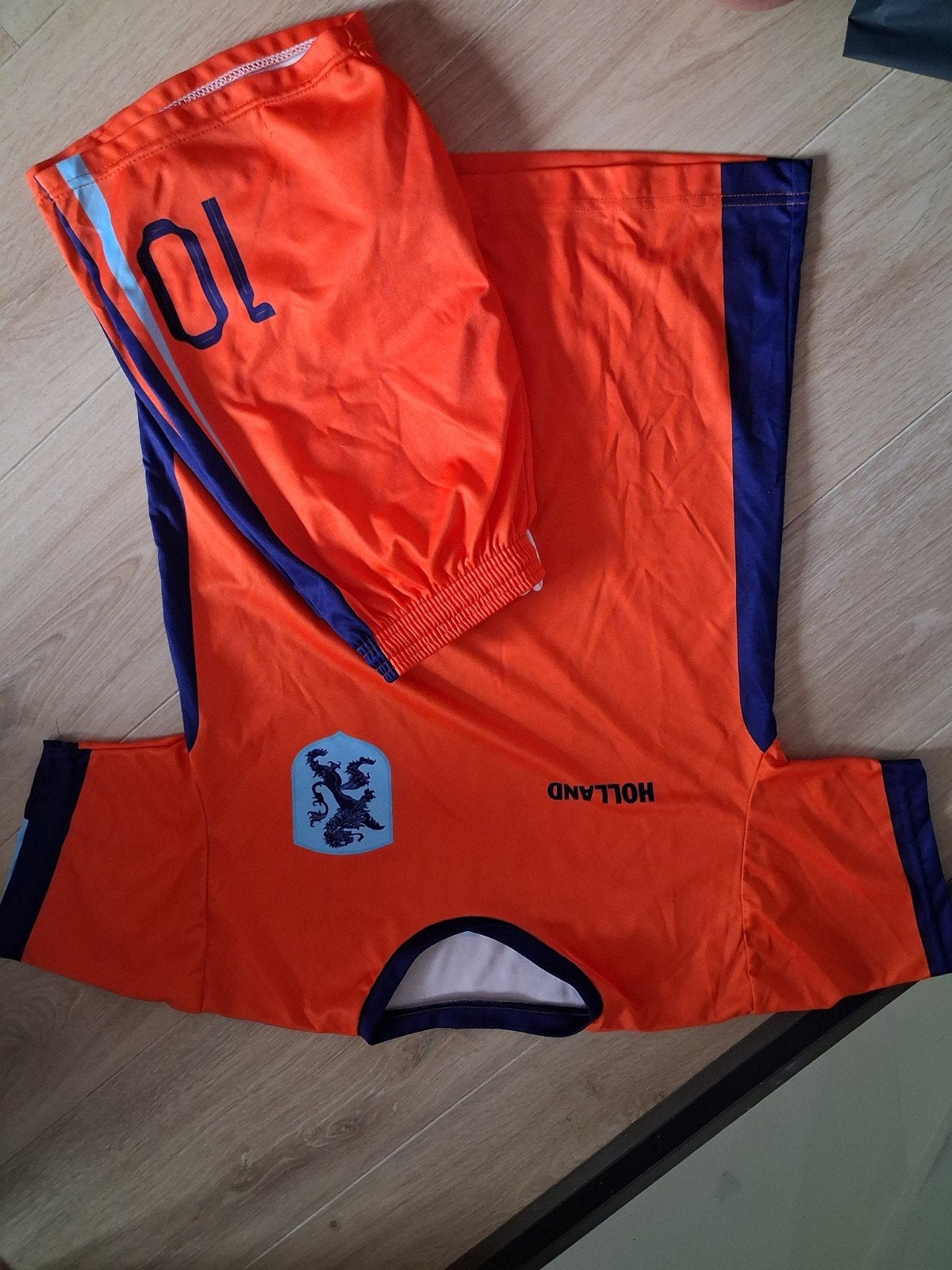Oranje voetbalshirt met nummer 10 en 'Holland' op de rug, Kinderen en Baby's, Ophalen of Verzenden, Zo goed als nieuw, Jongen of Meisje