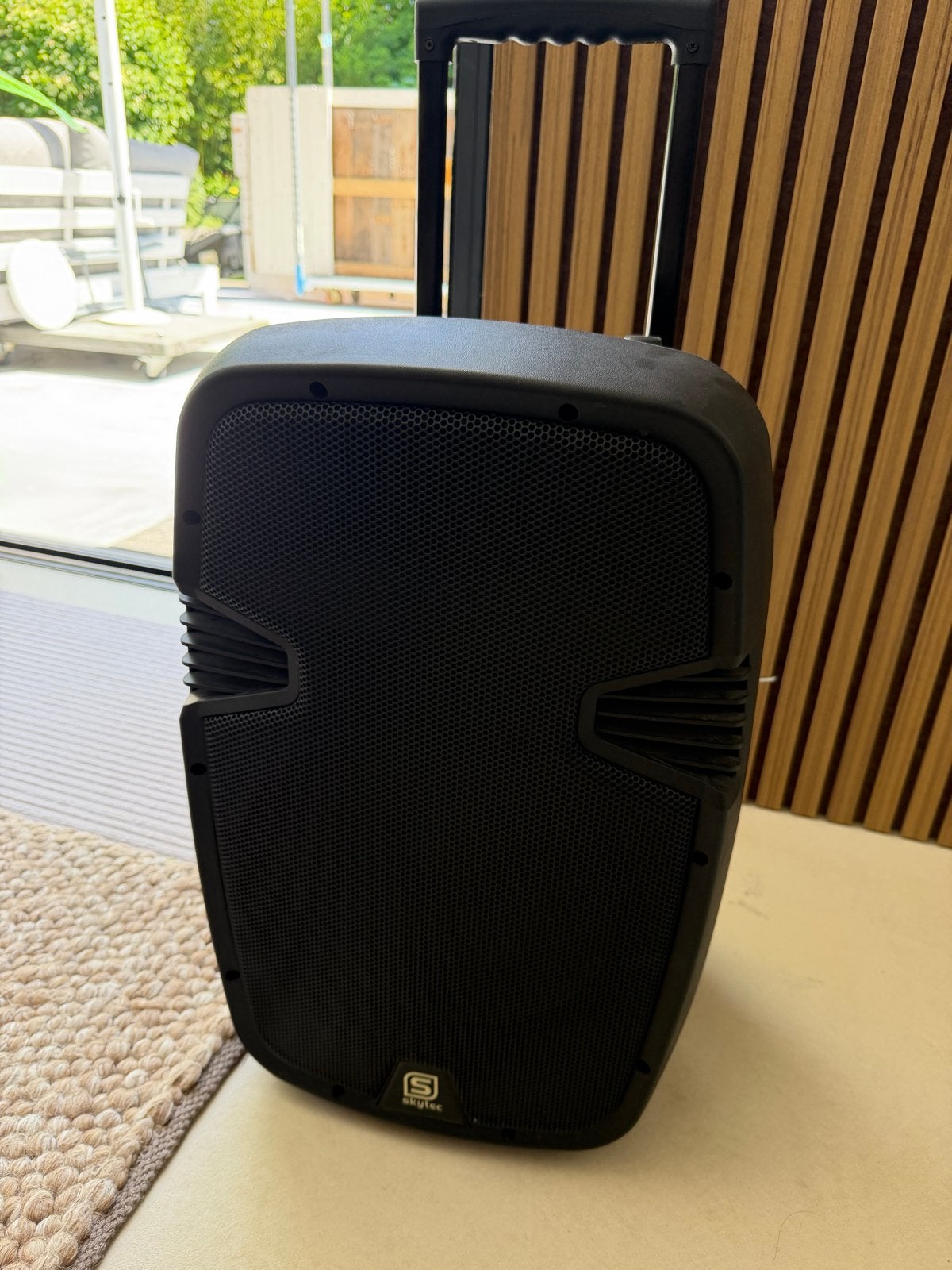 Skytec PA212 Mobiele Versterker met Trolley en Microfoons, Audio, Tv en Foto, Luidsprekers, Gebruikt, Overige typen, 120 watt of meer