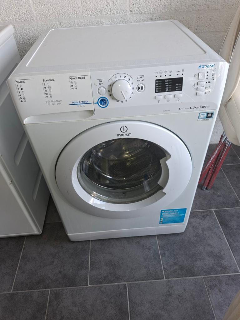 Indesit wasmachine (7kg), 6 tot 8 kg, Ophalen, 1200 tot 1600 toeren, 85 tot 90 cm