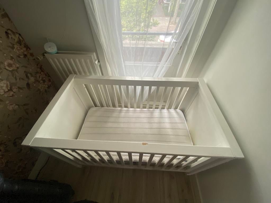 Gratis af te halen: ledikant + Aerosleep matras, Kinderen en Baby's, Ophalen, Gebruikt, Jongetje of Meisje