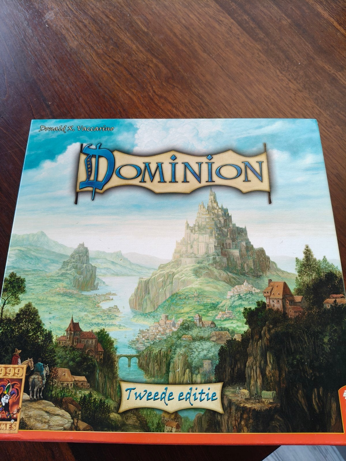 Dominion: Tweede Editie - Strategisch Kaartspel, Een of twee spelers, Ophalen of Verzenden, Zo goed als nieuw, 999 Games