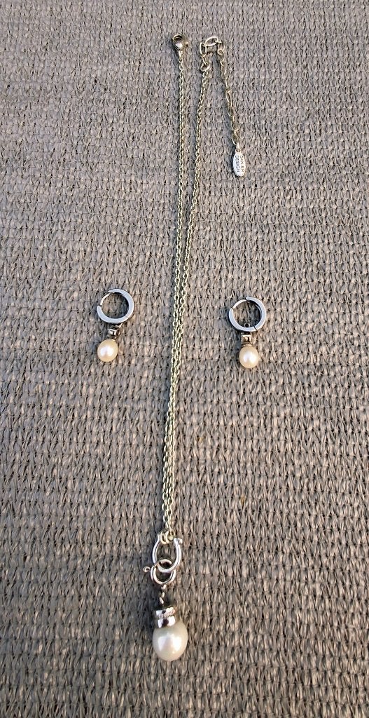 Parel hanger met Zirkonia met bijpassende creolen., Ophalen of Verzenden, Zo goed als nieuw, Met parel, Zilver