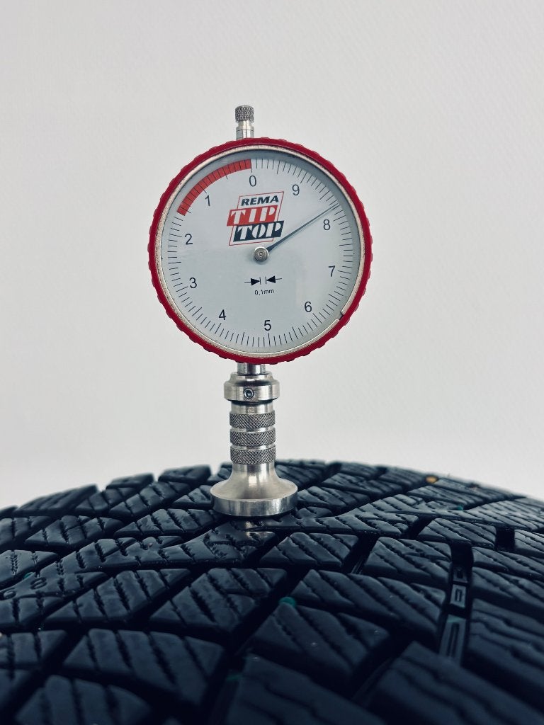 19” Zeekr X velgen + winterbanden, Gebruikt, Velg(en), Winterbanden, 235 mm