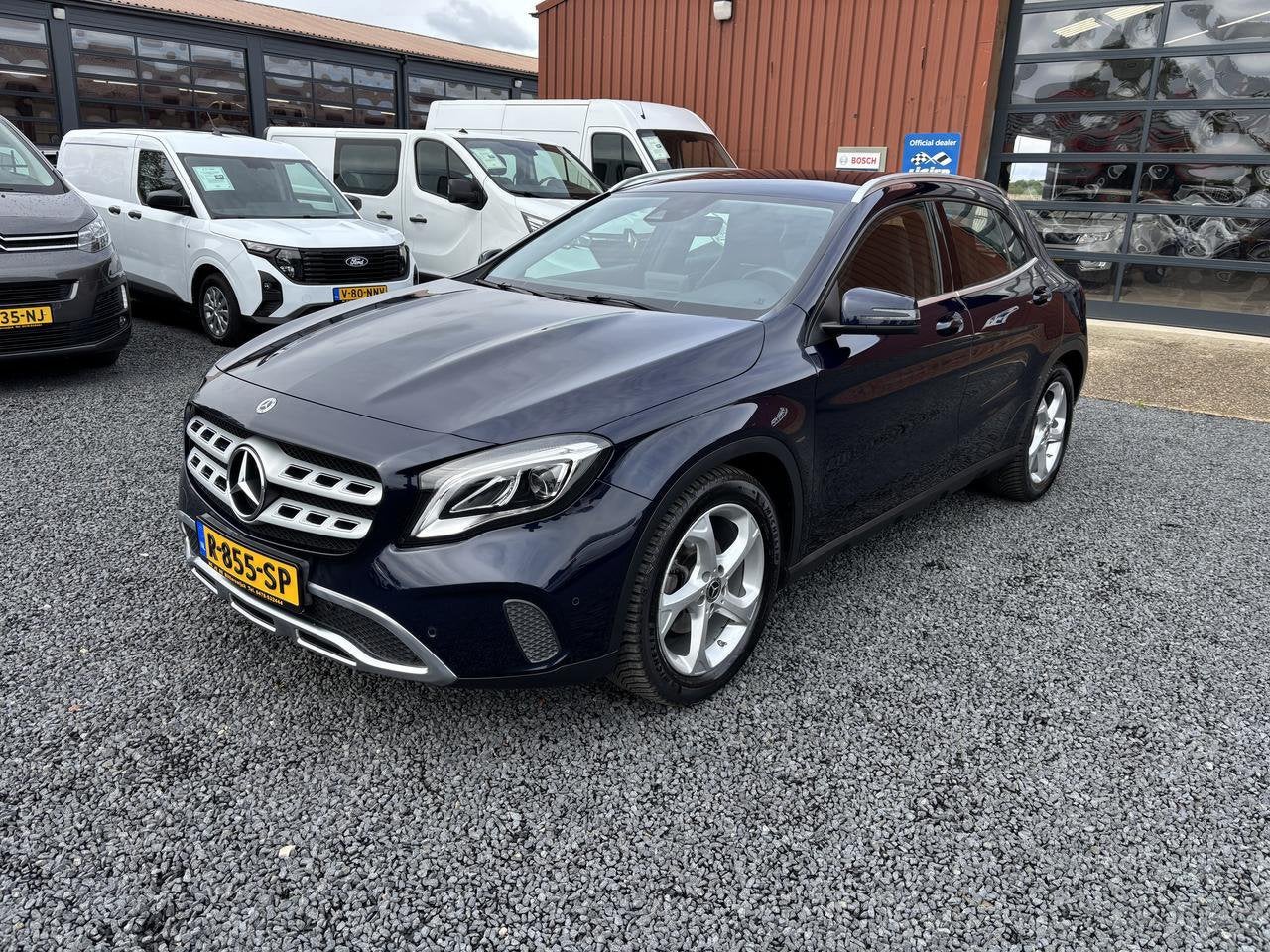 Mercedes-Benz GLA 200 AUTOMAAT 154PK TREKHAAK WEGKLAPBAAR, Gebruikt, Blauw, Leder en Stof, Bedrijf