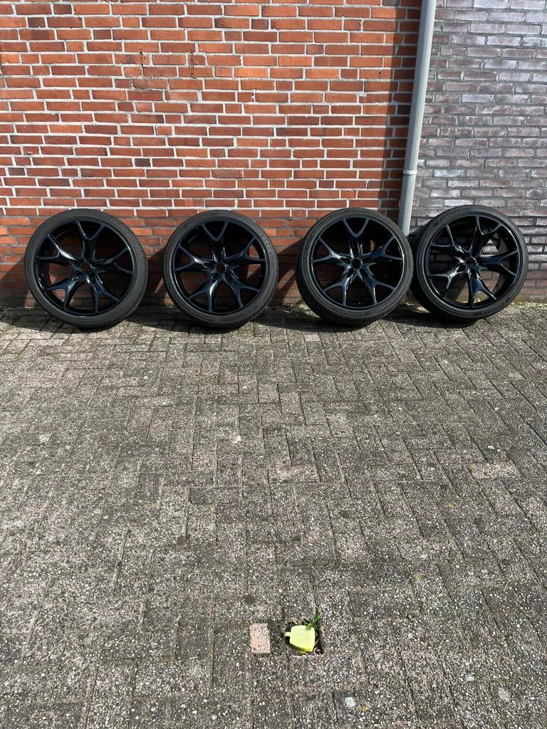 Complete set velgen zwart 22 inch, Ophalen, Gebruikt, Velg(en), 265 mm