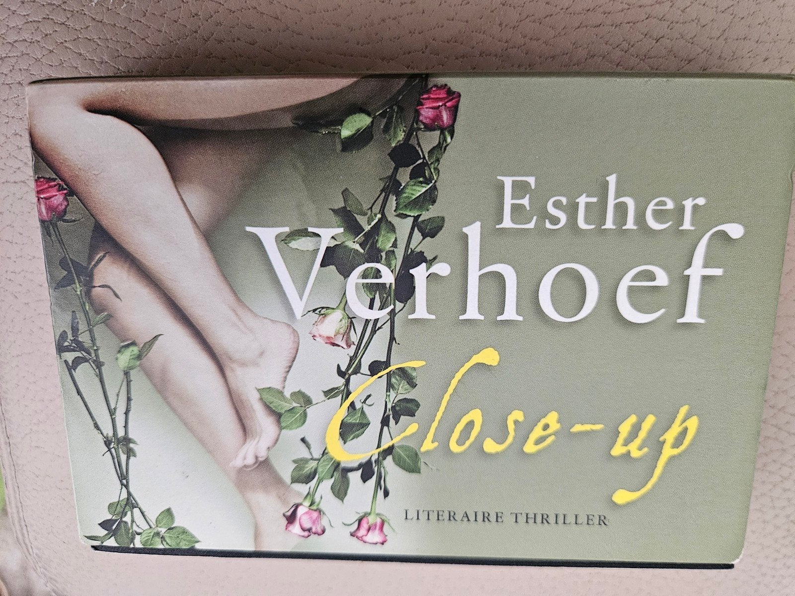 Esther Verhoef - Close-up (Dwarsligger), Ophalen of Verzenden, Zo goed als nieuw, Esther Verhoef, Nederland
