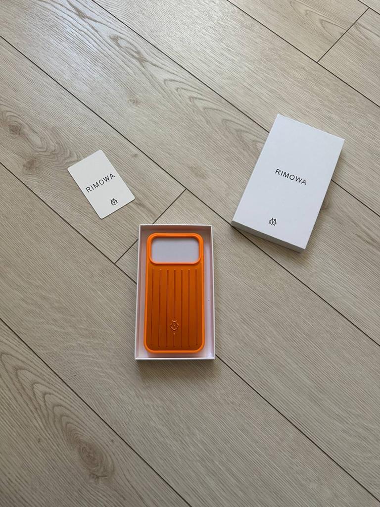 Rimowa iPhone 17 Pro Max Hoesje Oranje, Telecommunicatie, Ophalen of Verzenden, Zo goed als nieuw, Overige typen