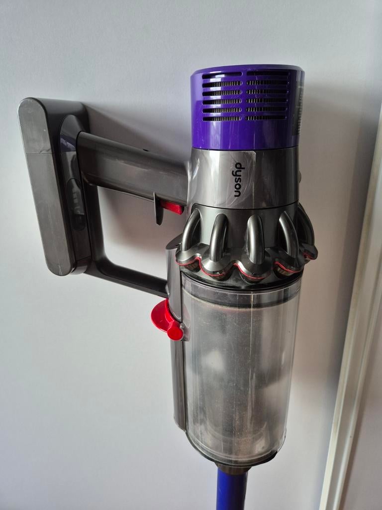 Dyson Cyclone V10 – Zeer compleet met vele accessoires!, Ophalen of Verzenden, Gebruikt, Reservoir, Minder dan 1200 watt