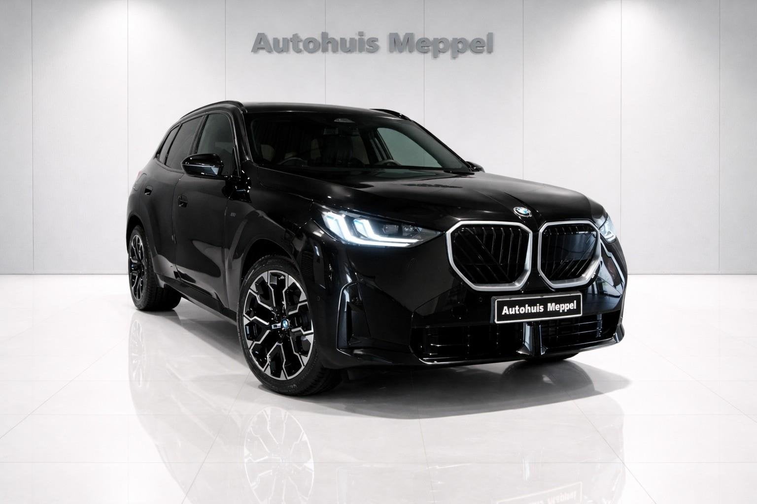 BMW X3 30e NIEUW M-Sport*Fabriek Garantie*H/K Sound*Trekhaak, Auto's, Gebruikt, Zwart, 4 cilinders, Zwart