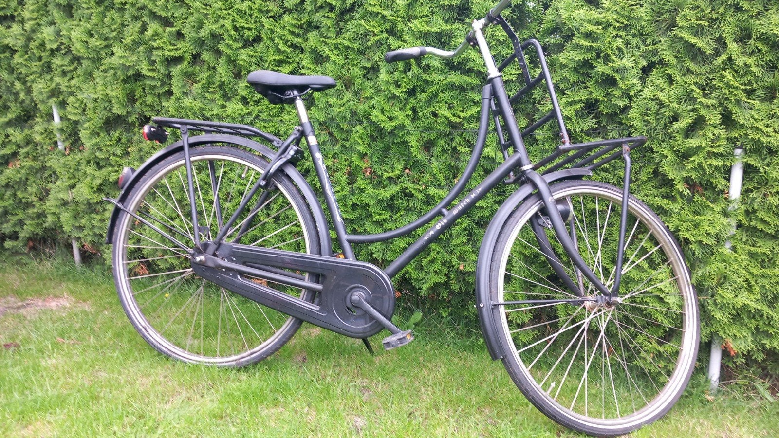 Degelijke zwarte stadsfiets met voordrager, Velgrem, Ophalen, Overige merken, 53 tot 56 cm