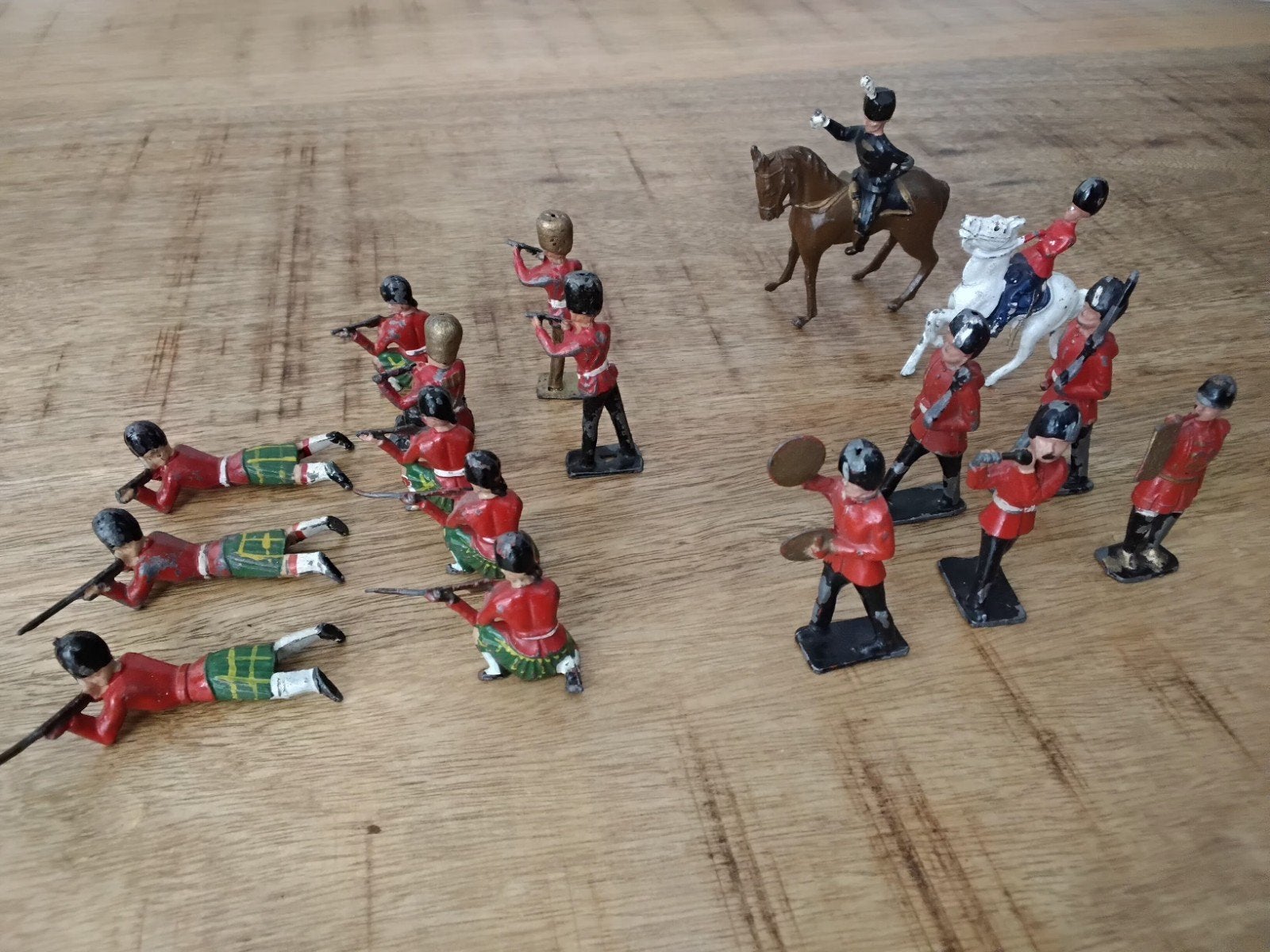 Tinnen soldaatjes, Engels. 15 los en 2 te paard., Ophalen of Verzenden, Zo goed als nieuw