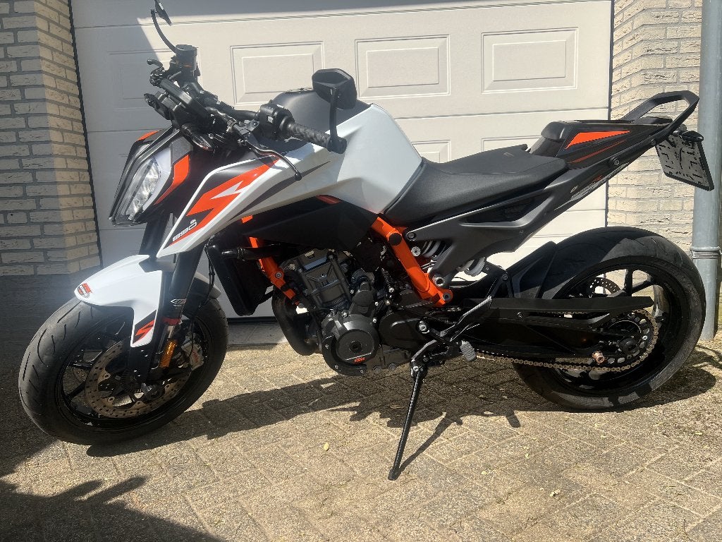 KTM 890 Duke R, Tech Pack, Vol Akrapovič, Dealeronderhouden, Sportuitlaat, 2 cilinders, 890 cc, Motorrijbewijs A