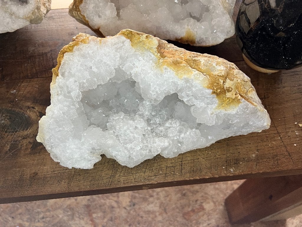 Bergkristal geode (3) 13 kg kg, 29x27x20 prachtstuk., Ophalen of Verzenden