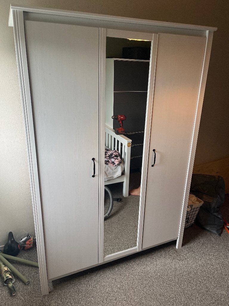 Kleding kast IKEA met spiegel, Huis en Inrichting, Ophalen, Met deur(en), Gebruikt, 100 tot 150 cm