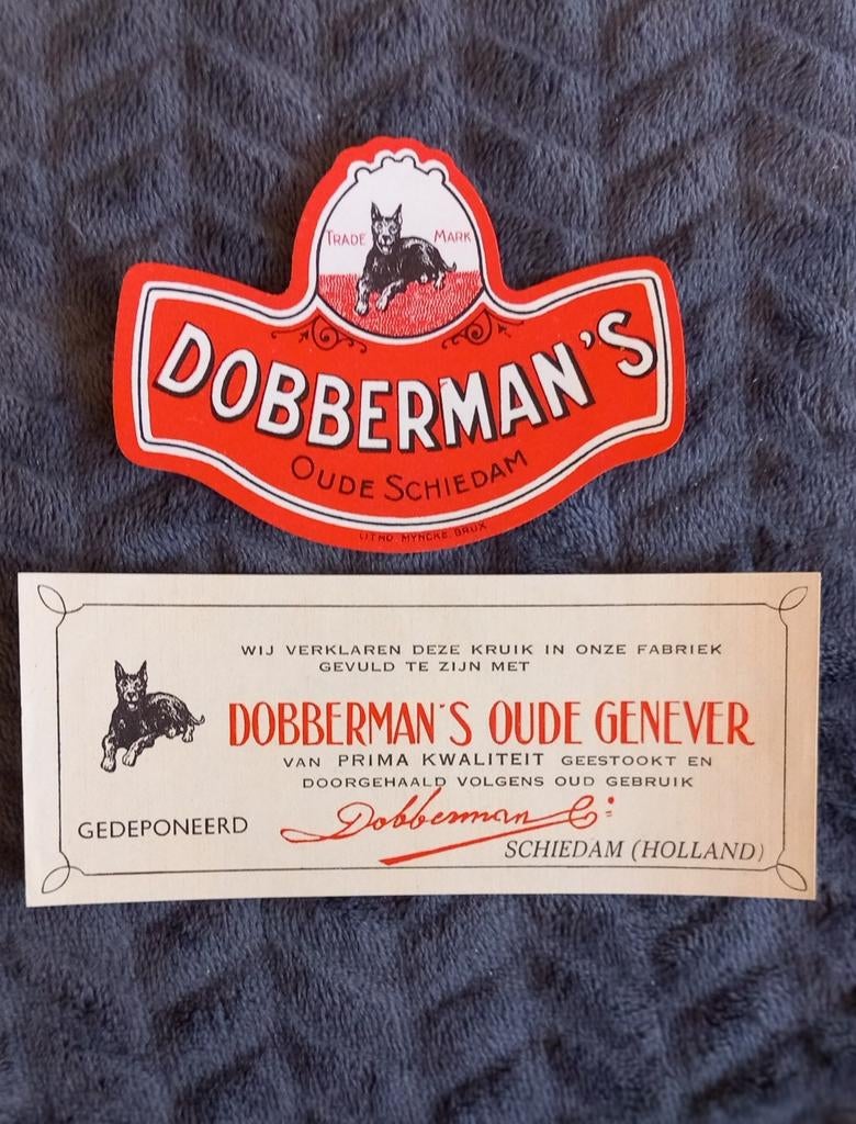 2 Oude Jenever etiketten Dobberman Kruik Schiedam, Ophalen of Verzenden, Zo goed als nieuw, Overige typen