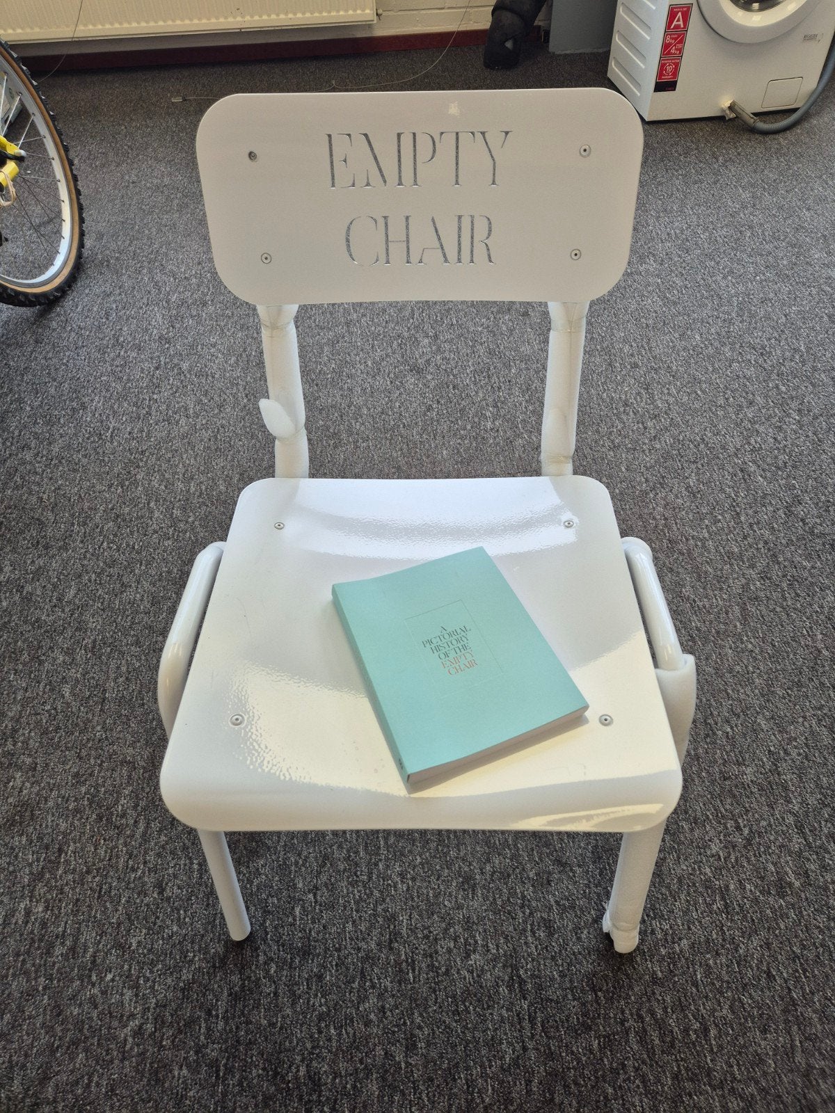 Empty Chair - Erik Kessels & Lensvelt (26/1000), Ophalen, Nieuw, Erik Kessels, Nederland