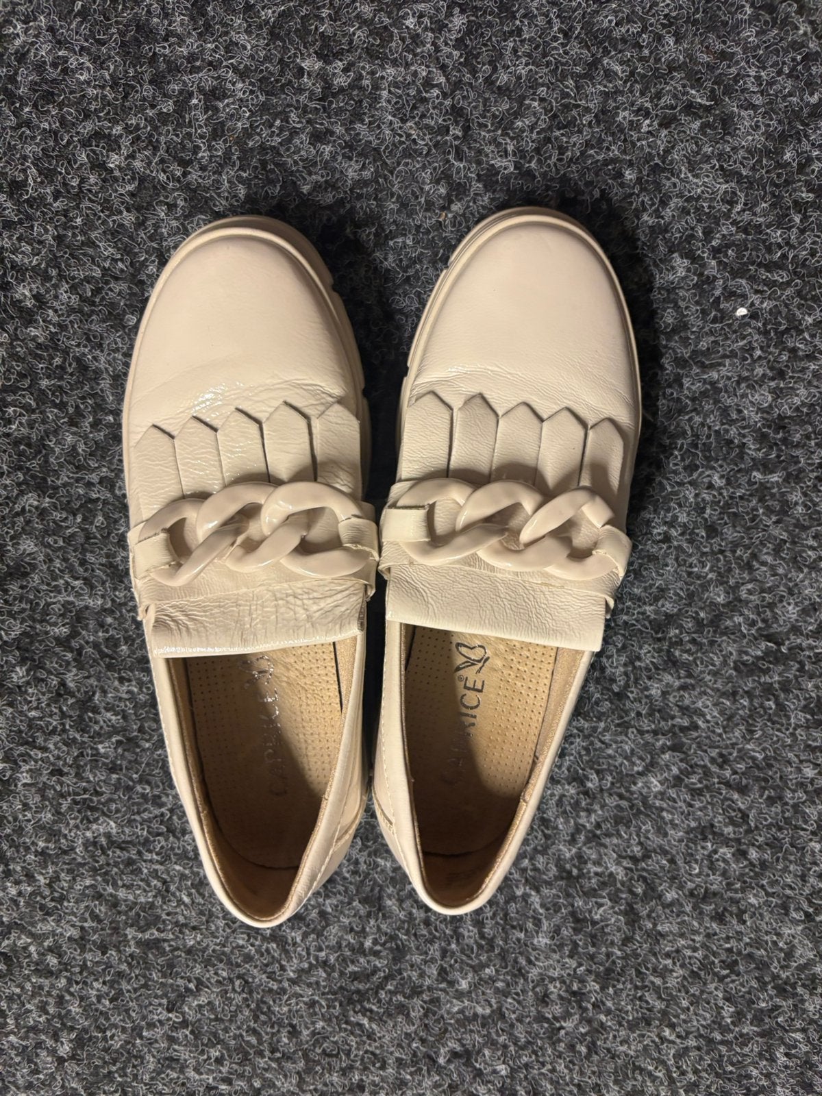 Nieuw creme off white lak leer schoenen Caprice maat 37, Nieuw, Ophalen of Verzenden, Instappers, Beige