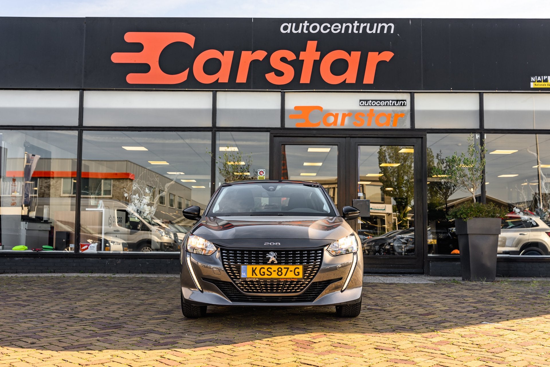 Peugeot 208 1.2 PureTech Allure Pack|Navi|Cruise|Pdc|Car-Pla, Auto's, Peugeot, Gebruikt, 19 km/l, 3 cilinders, 1065 kg