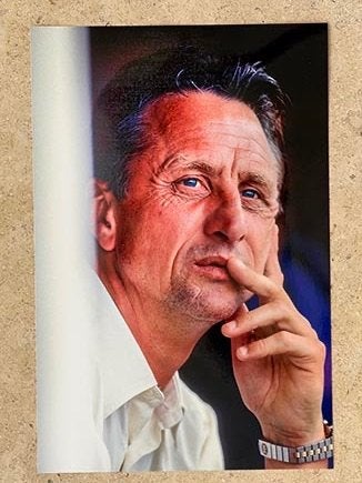 Org kleurenfoto 20x30 cm Johan Cruijff coach FC Barcelona-2, Verzamelen, Verzenden, Nieuw, Ajax, Poster, Plaatje of Sticker