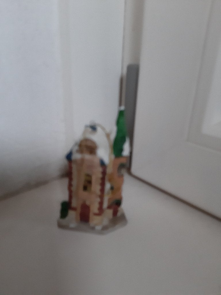 Nieuwe Kerstboomhanger: stenen kerkje/kasteel., Verzenden, Nieuw