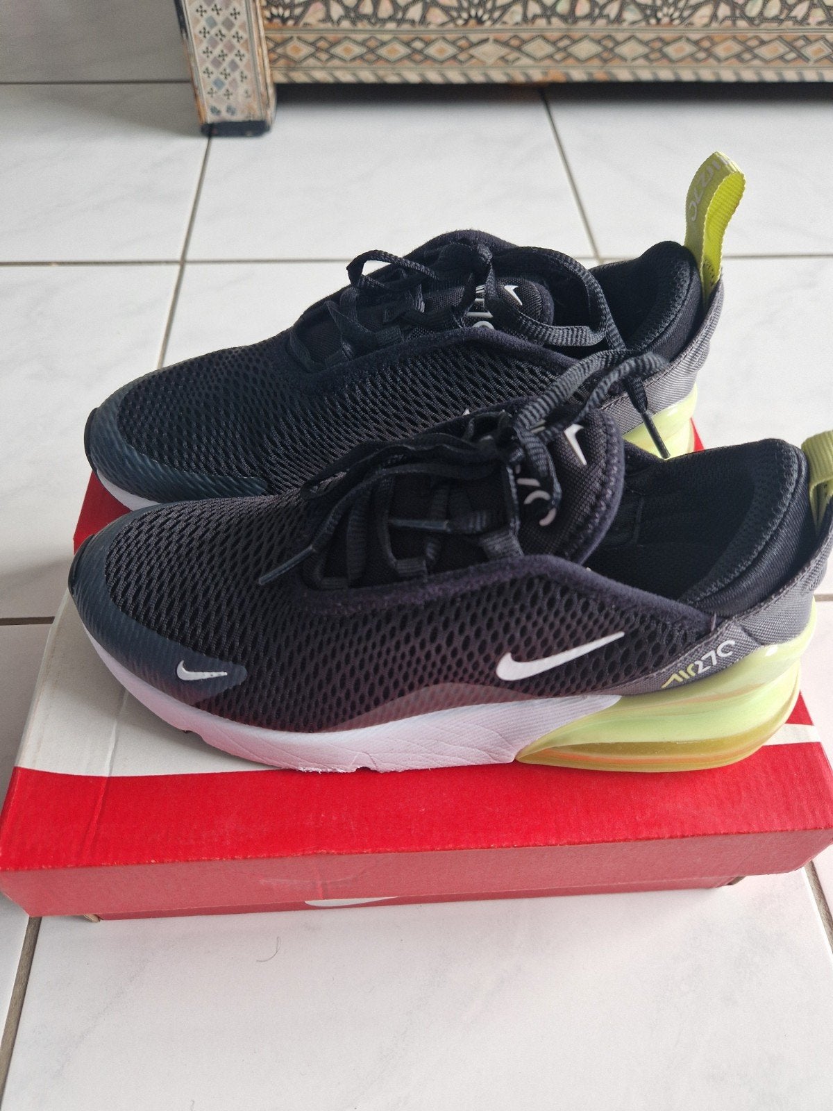 Nike Air Max 270 (PS) Sportschoenen - Maat 34, Kinderen en Baby's, Kinderkleding | Schoenen en Sokken, Ophalen of Verzenden, Zo goed als nieuw