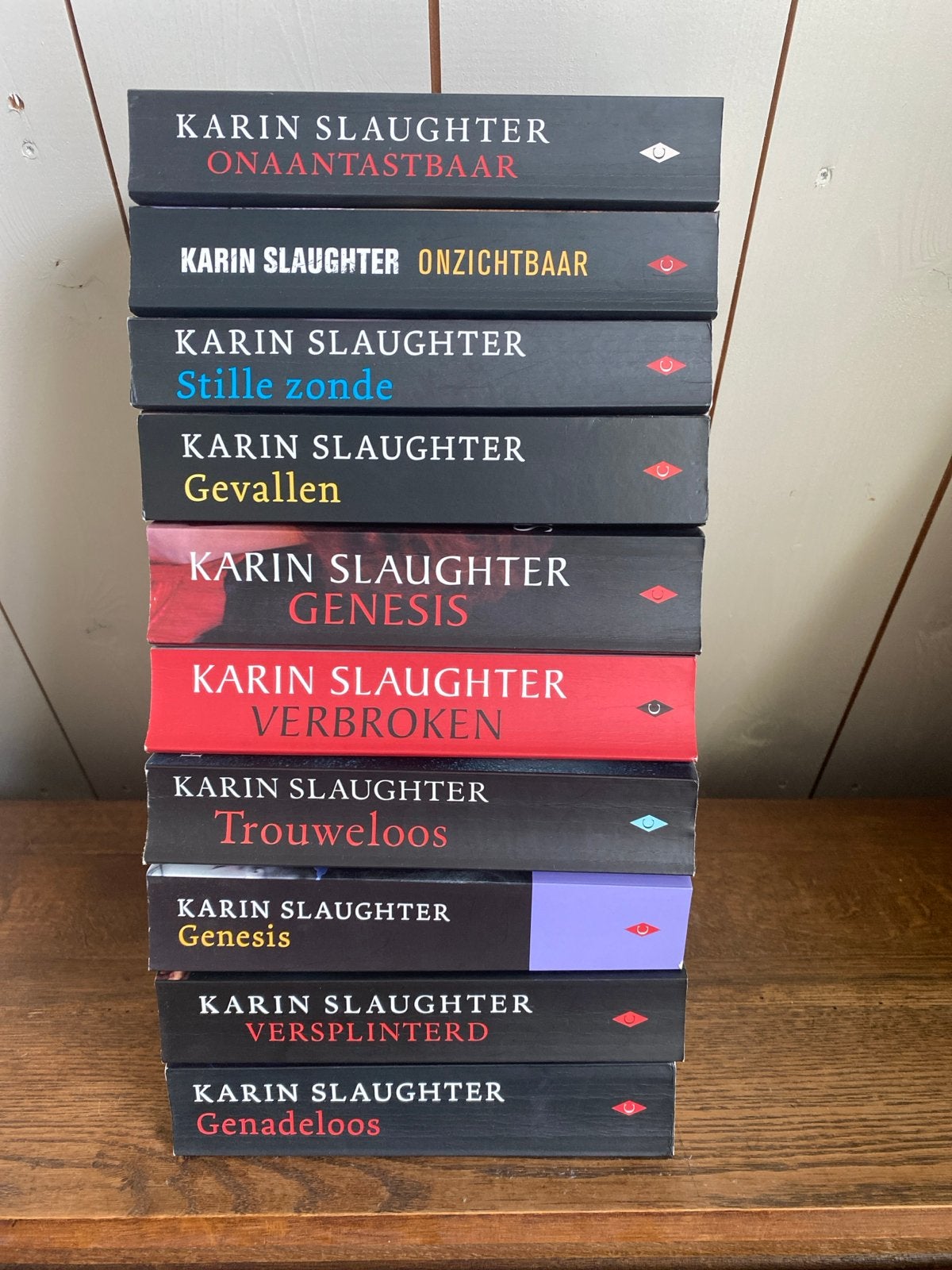Karin Slaughter boekenpakket - 10 thrillers, Ophalen of Verzenden, Gelezen, Nederland