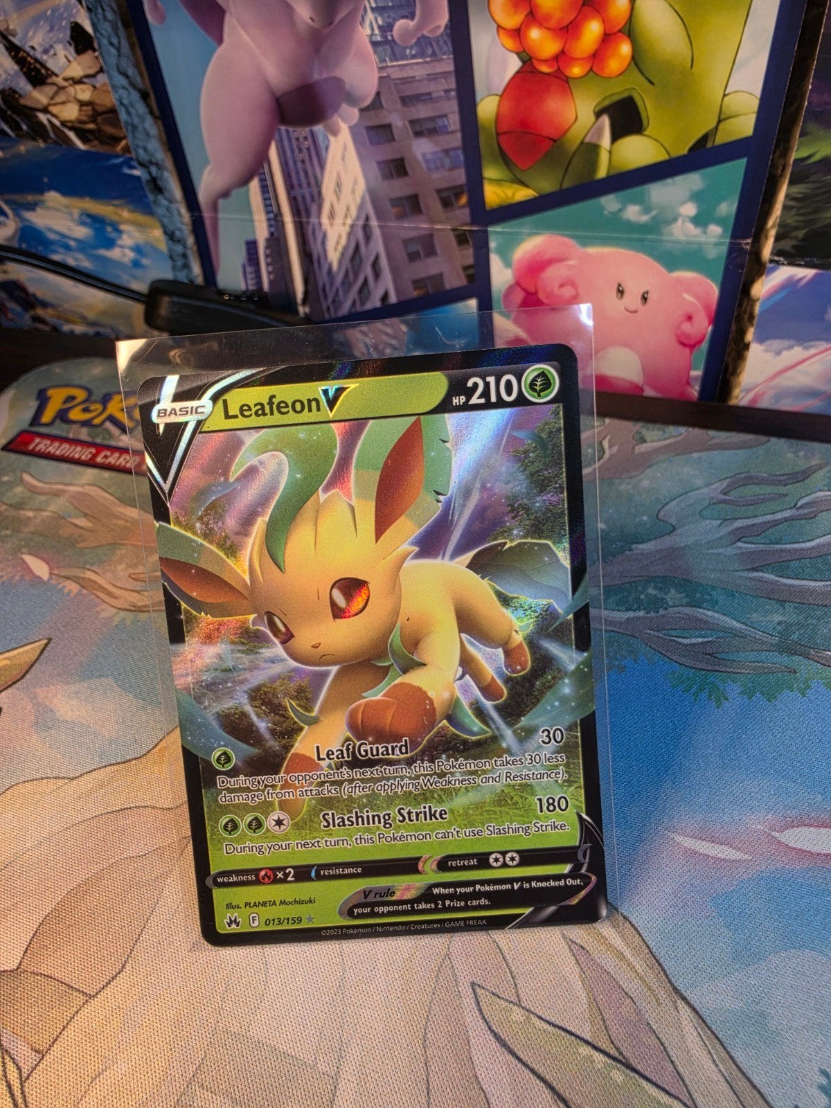 Leafeon V 013/159 – Sword & Shield: Crown Zenith, Ophalen of Verzenden, Zo goed als nieuw