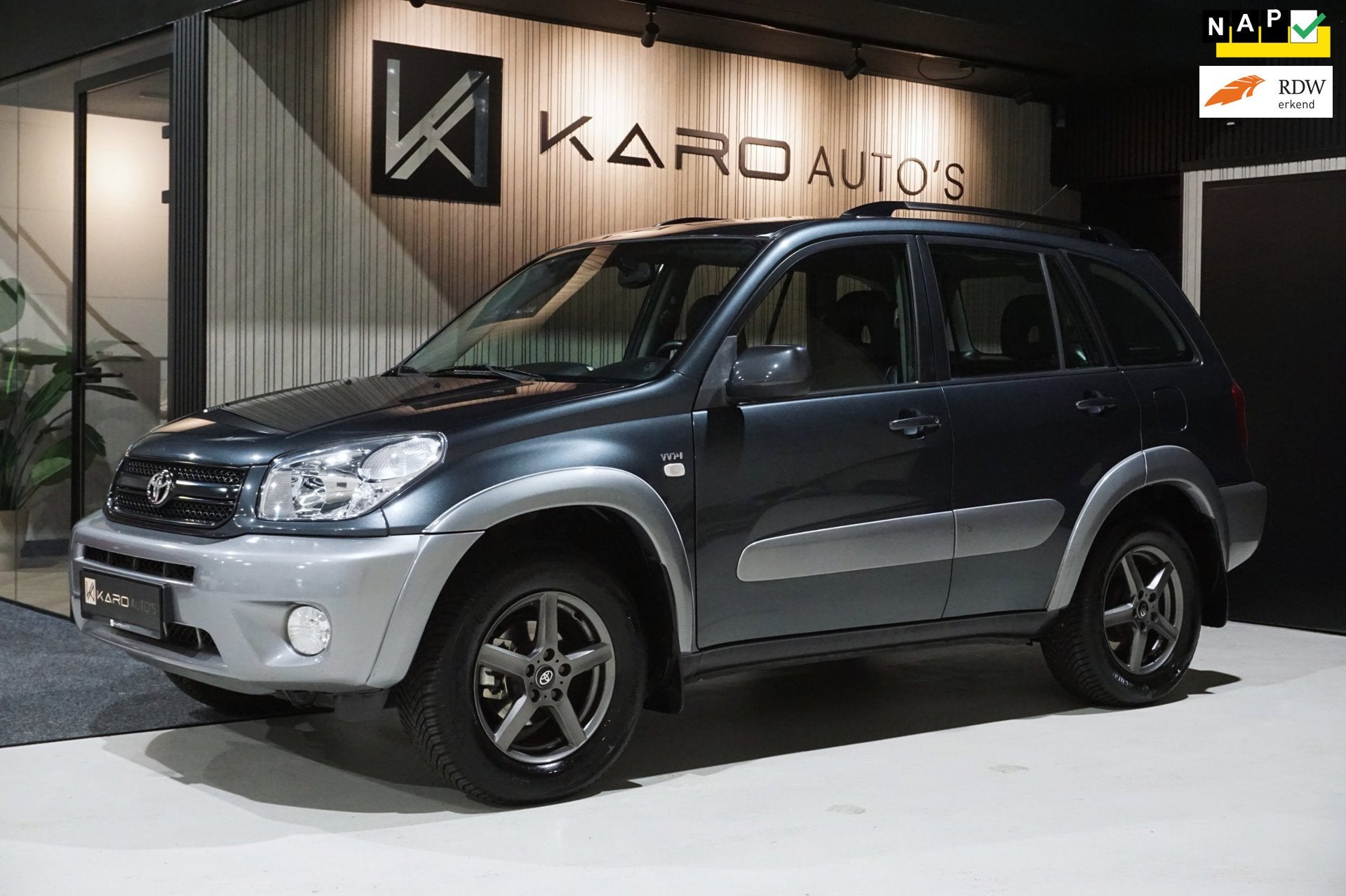 Toyota RAV4 2.0-16V VVT-i Sol Leer Clima Cruise Stoelv Trekh, Auto's, 1998 cc, Zwart, 4 cilinders, 150 pk