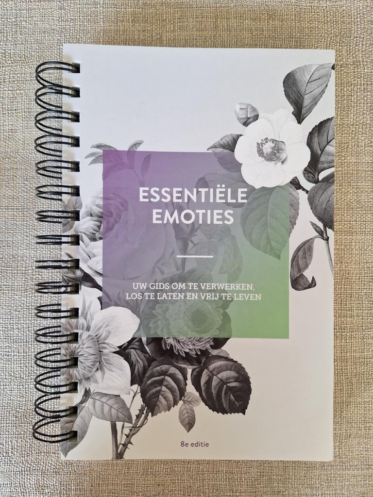 Essentiele emoties gids 8e editie/ essentiele emotiegids, Ophalen of Verzenden, Zo goed als nieuw, Kruiden en Alternatief