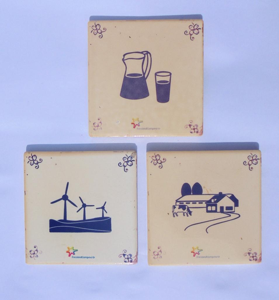 3 tegeltje 10x10 cm Friesland Campina Nederlandse thema's., Antiek en Kunst, Antiek | Wandborden en Tegels, Ophalen of Verzenden
