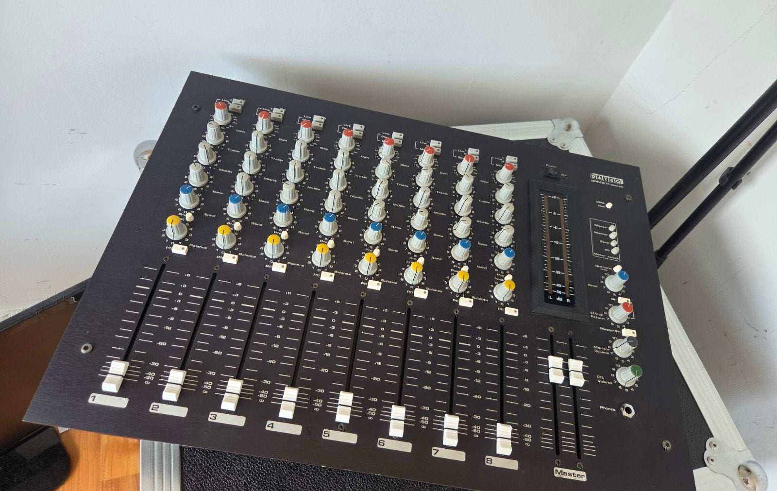 Dateq 8ti Stereo Mengpaneel met Fader Start, Muziek en Instrumenten, Ophalen, Gebruikt, 10 tot 20 kanalen